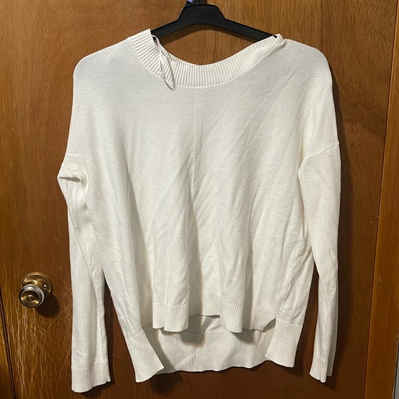 2 for 15$// Cyrus White Sweater - Picture 1 of 2
